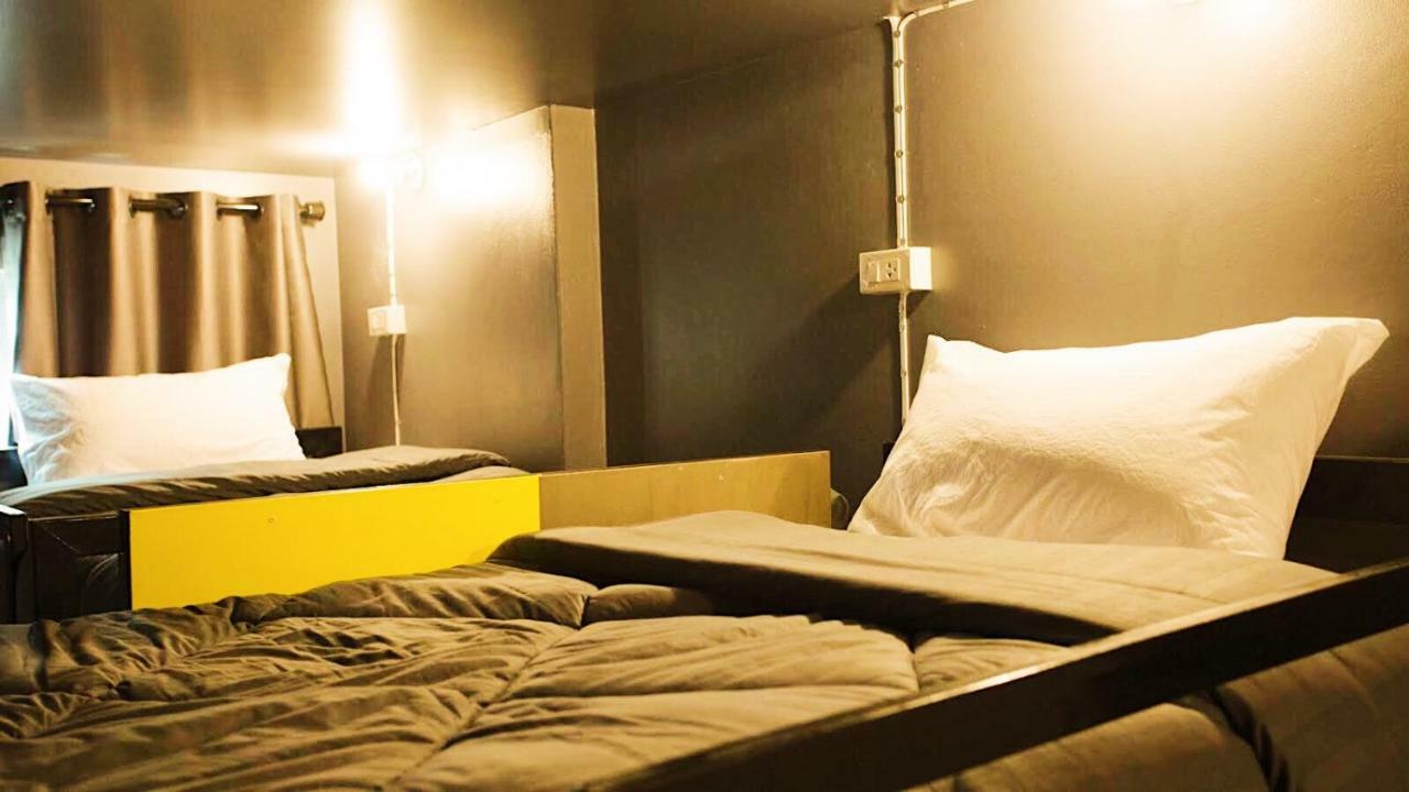 Stamp Hostel (Adults Only) Ban Yang  Eksteriør billede